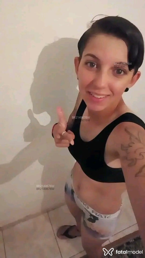 Acompanhante mulher trans com cabelo castanho de olhos verdes em Loanda Acompanhante mulher trans com cabelo castanho de olhos verdes em Loanda - Fioty Zika