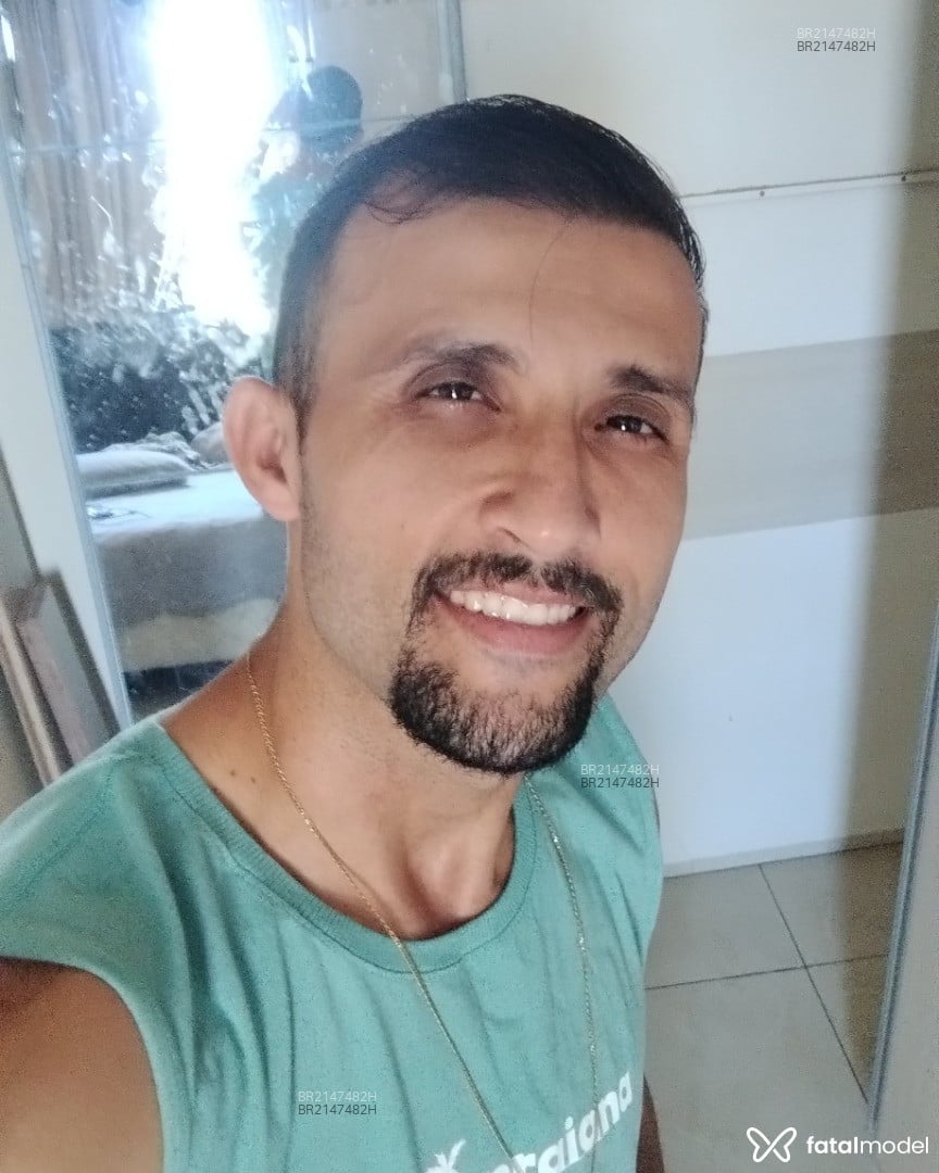 Acompanhante homem com cabelo castanho de olhos castanhos em Fortaleza - Falcon