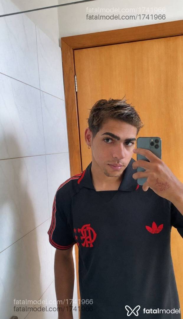 Acompanhante homem com cabelo castanho de olhos castanhos em Goiânia - Ruan Felipe
