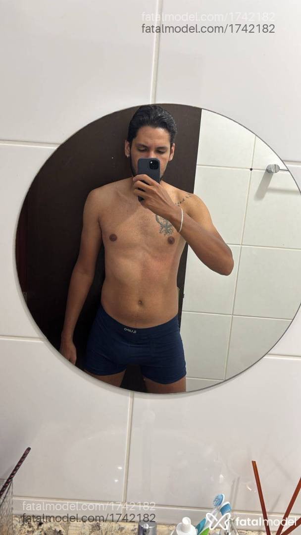 Acompanhante homem morena (o) de olhos castanhos em Sinop - MatheusCM