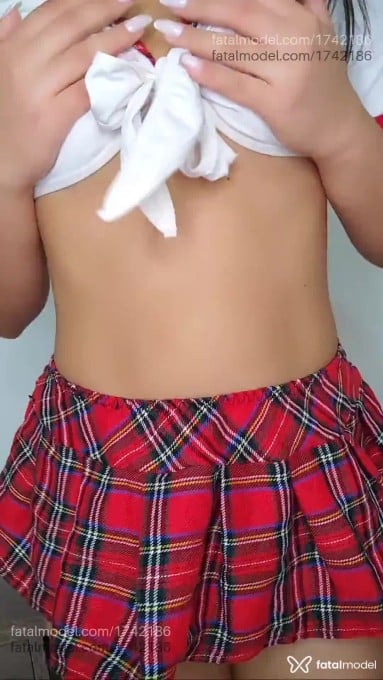 Acompanhante mulher com cabelo castanho de olhos castanhos em Goiânia - Larissa
