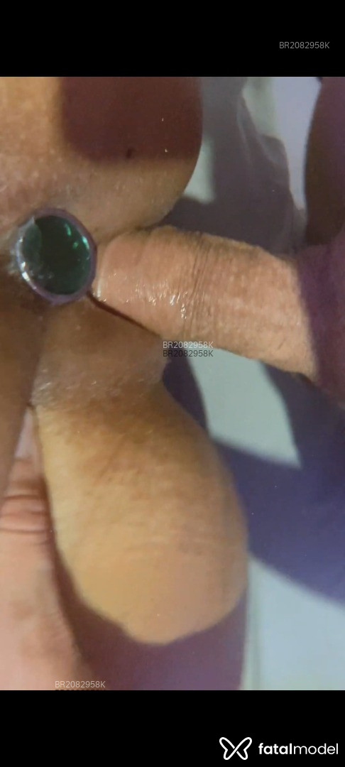 Acompanhante homem com cabelo castanho de olhos verdes em Goiânia - Mikee