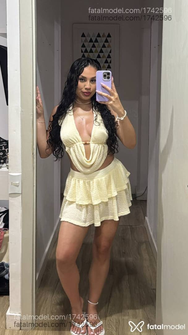 Acompanhante mulher morena (o) de olhos castanhos - Mel