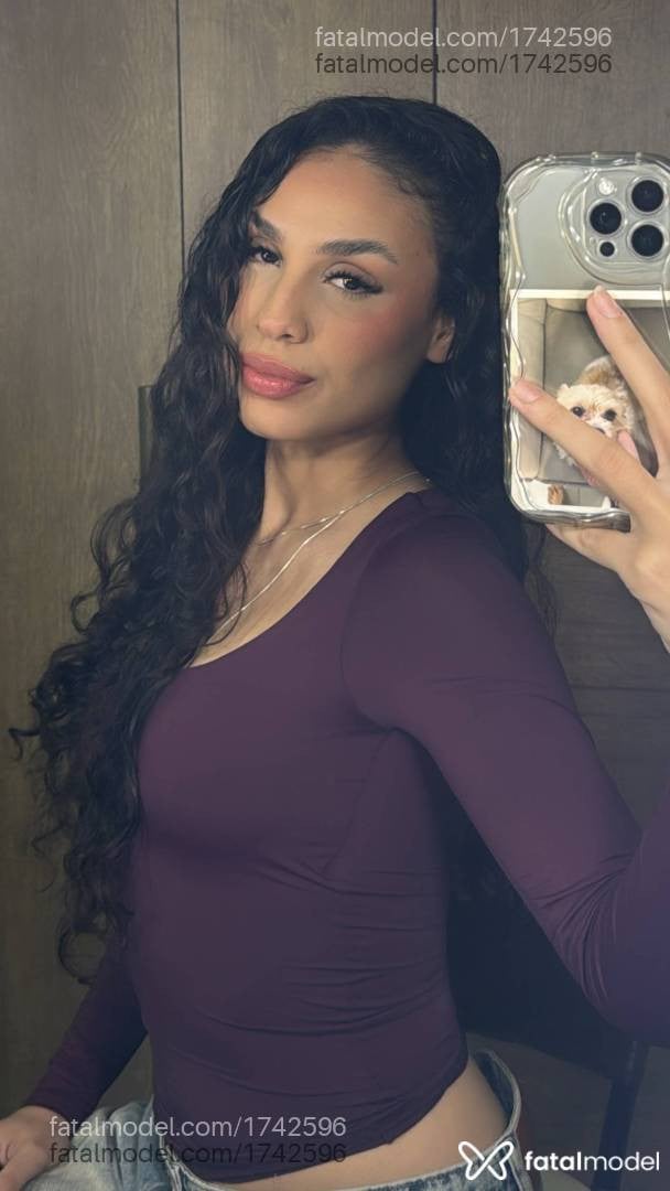 Acompanhante mulher morena (o) de olhos castanhos - Mel