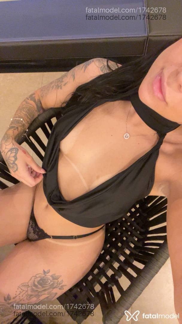 Acompanhante mulher morena (o) de olhos mel - Melissa