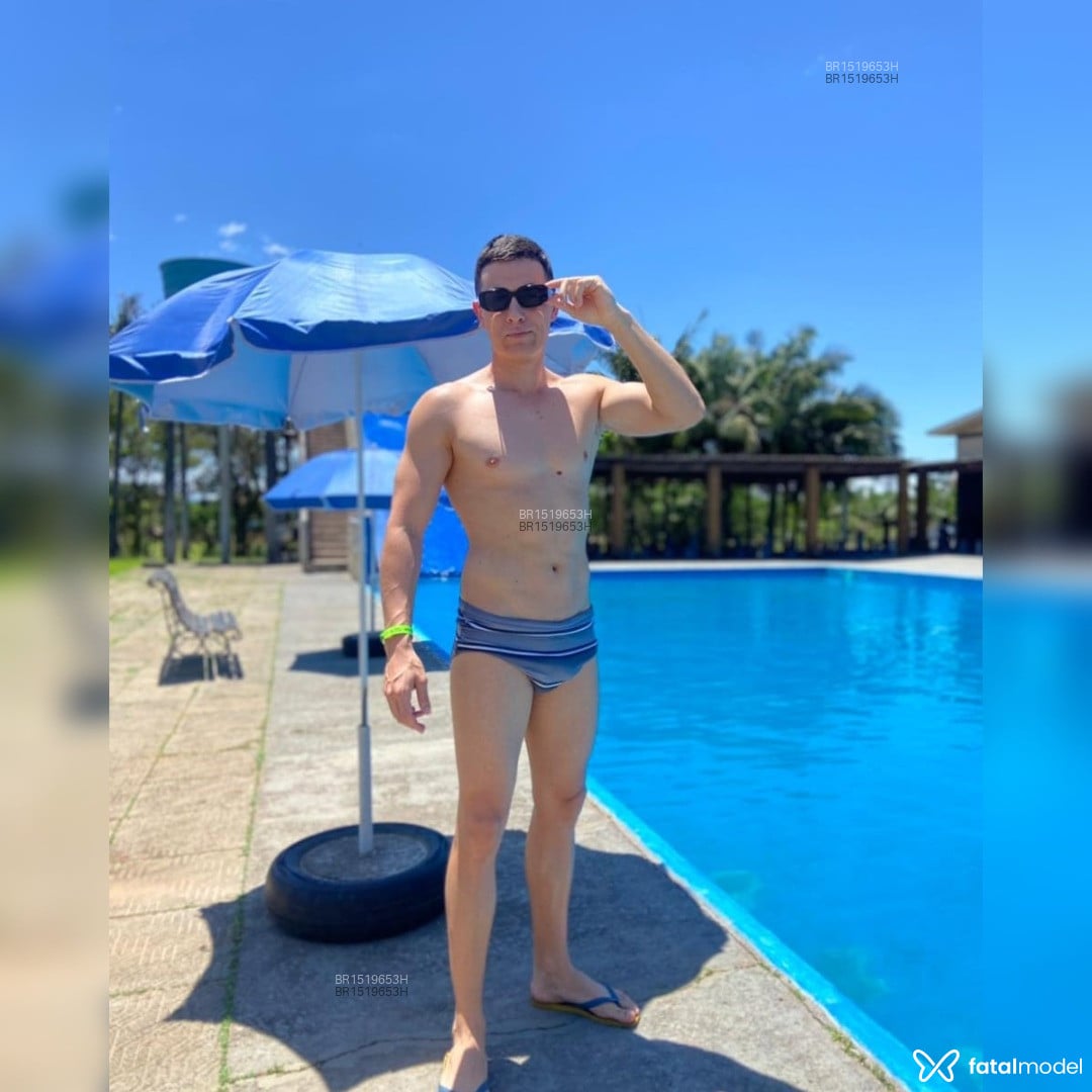 Acompanhante homem morena (o) de olhos castanhos - Vitao