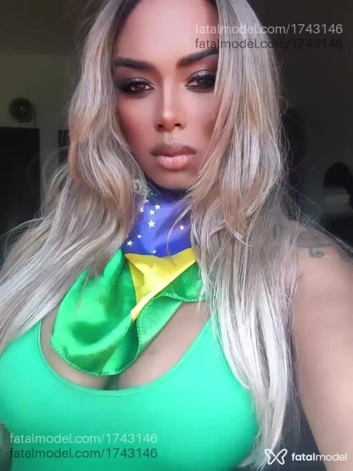 Acompanhante mulher morena (o) de olhos castanhos em Cascavel - Ravenna Ferrari