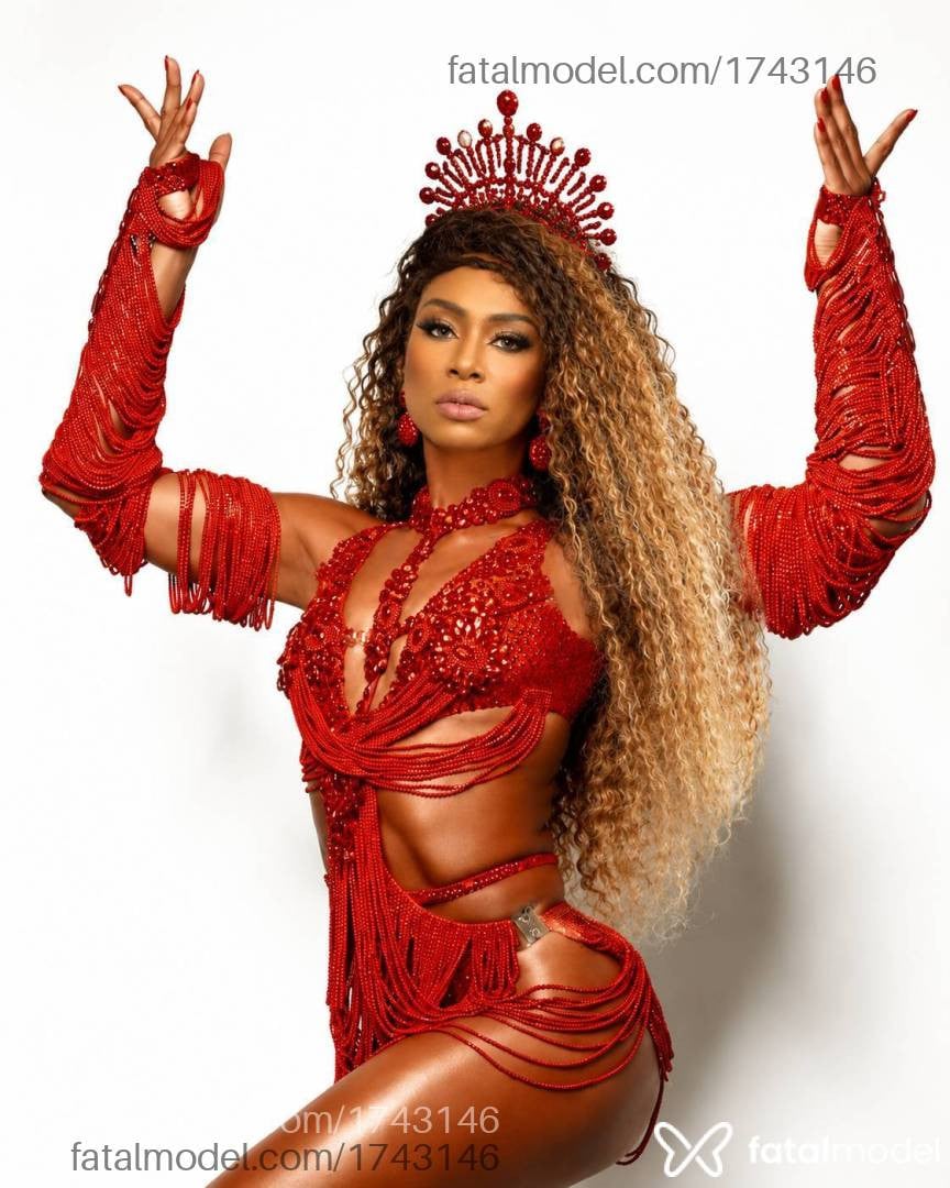 Acompanhante mulher morena (o) de olhos castanhos em Cascavel - Ravenna Ferrari
