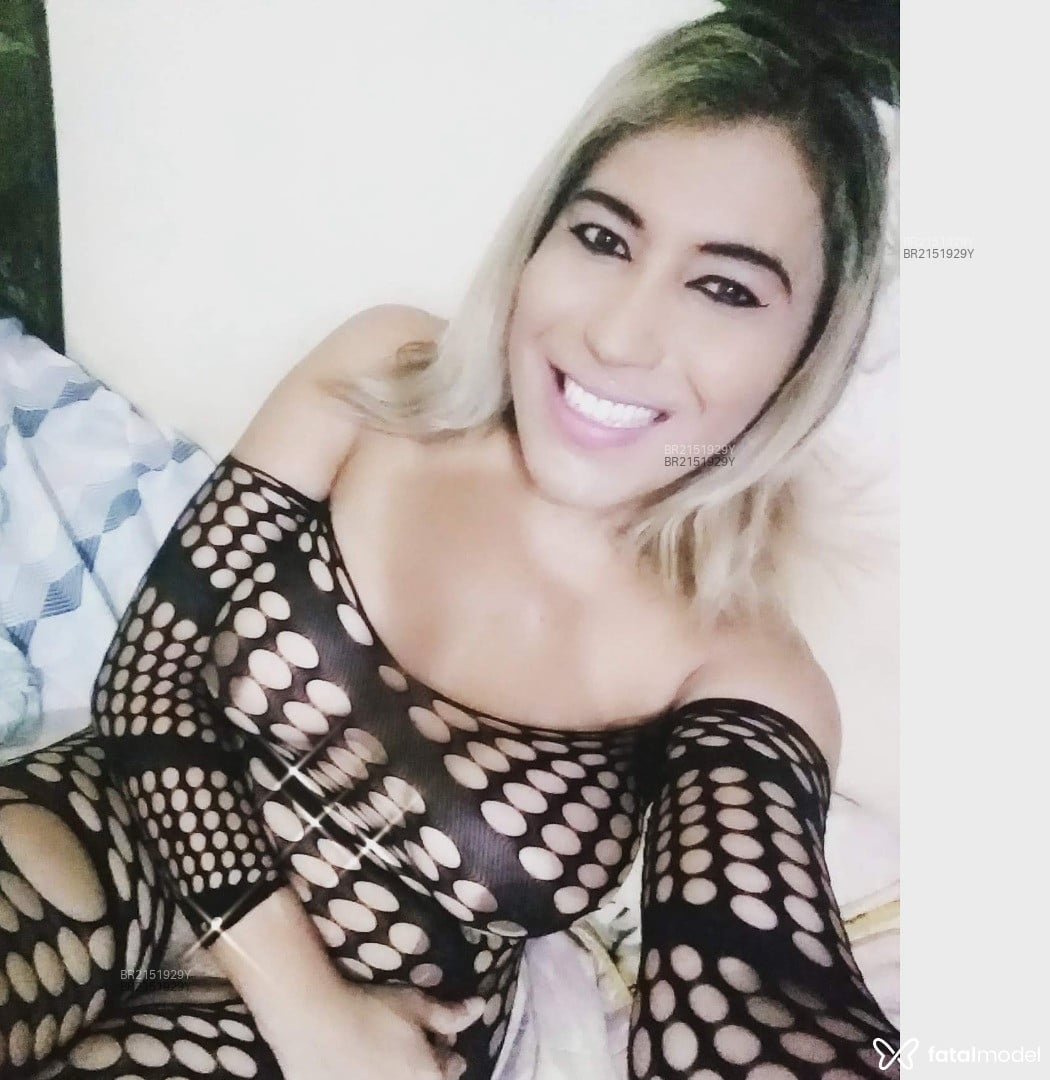 Acompanhante mulher trans loira (o) de olhos castanhos em Uberaba - Julia Nogueira