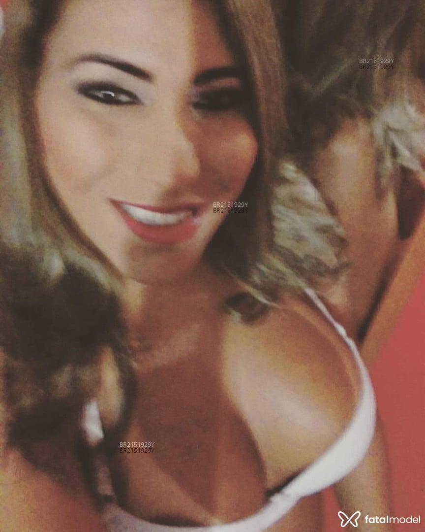 Acompanhante mulher trans loira (o) de olhos castanhos em Uberaba - Julia Nogueira