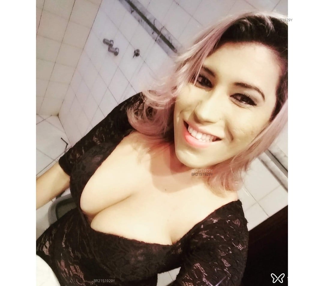 Acompanhante mulher trans loira (o) de olhos castanhos em Uberaba - Julia Nogueira