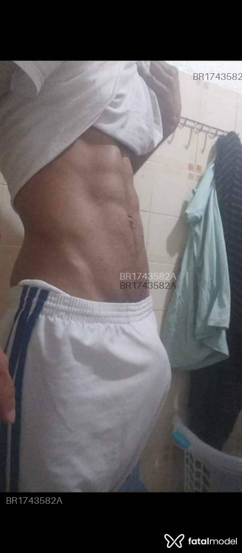 Acompanhante homem morena (o) de olhos pretos em Virtual Acompanhante homem morena (o) de olhos pretos em Virtual - Morenogg