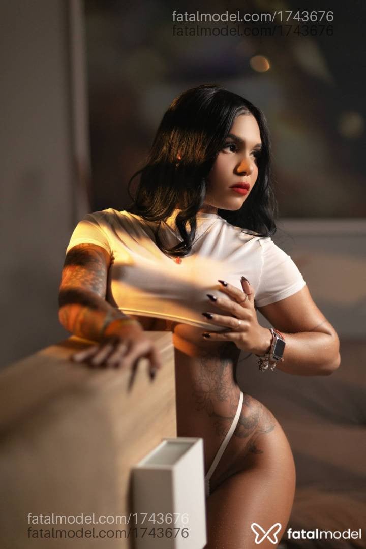 Acompanhante mulher morena (o) de olhos castanhos - Natália Menezes
