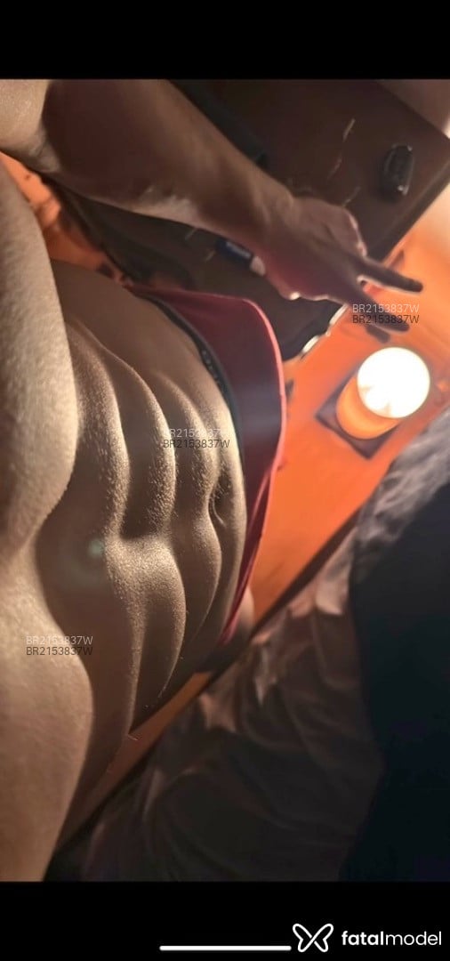 Acompanhante homem morena (o) de olhos castanhos em Goiânia - Arthur Leal