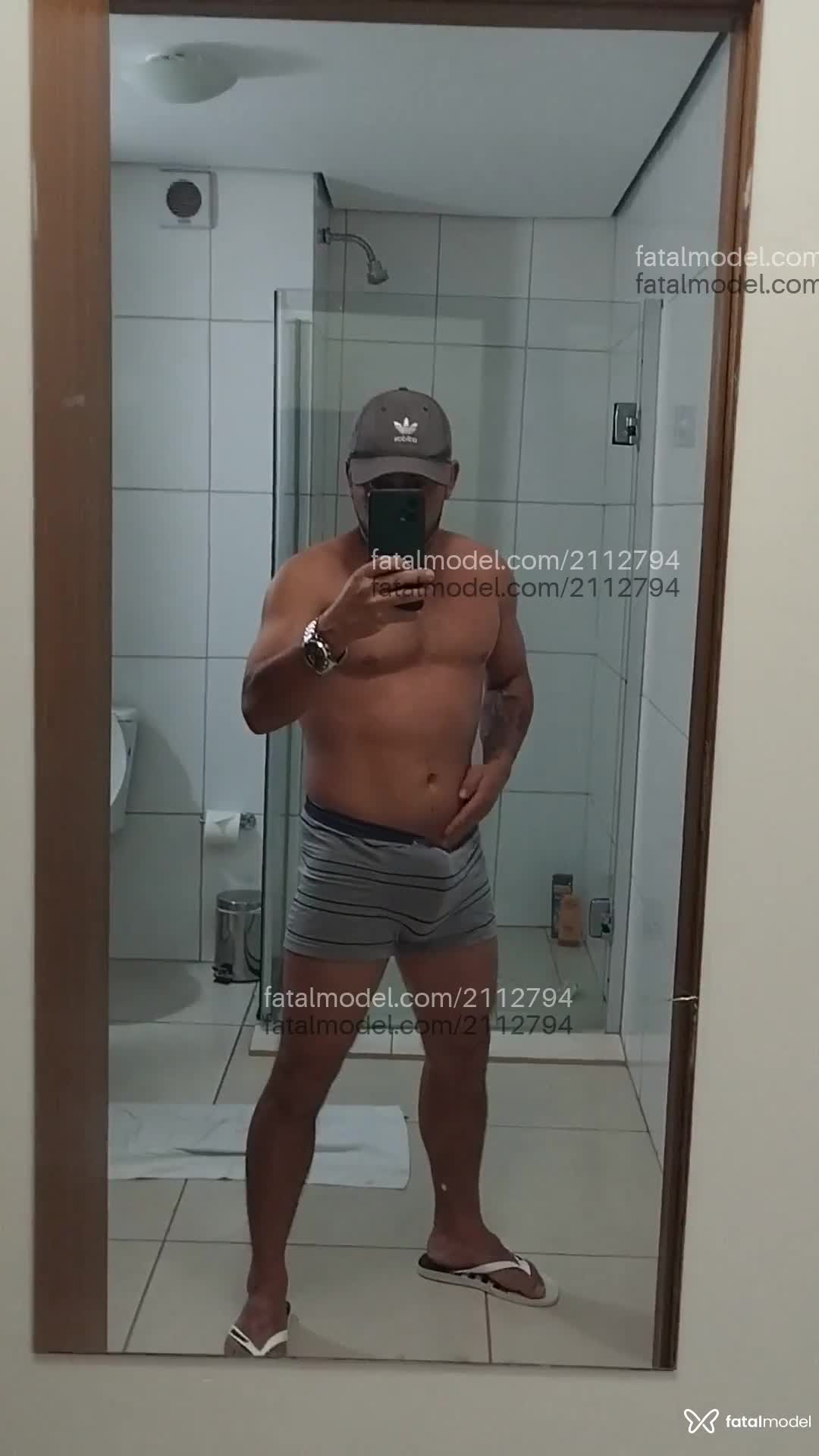 Acompanhante homem morena (o) de olhos castanhos - Rodrigo Acompanhante homem morena (o) de olhos castanhos - Rodrigo