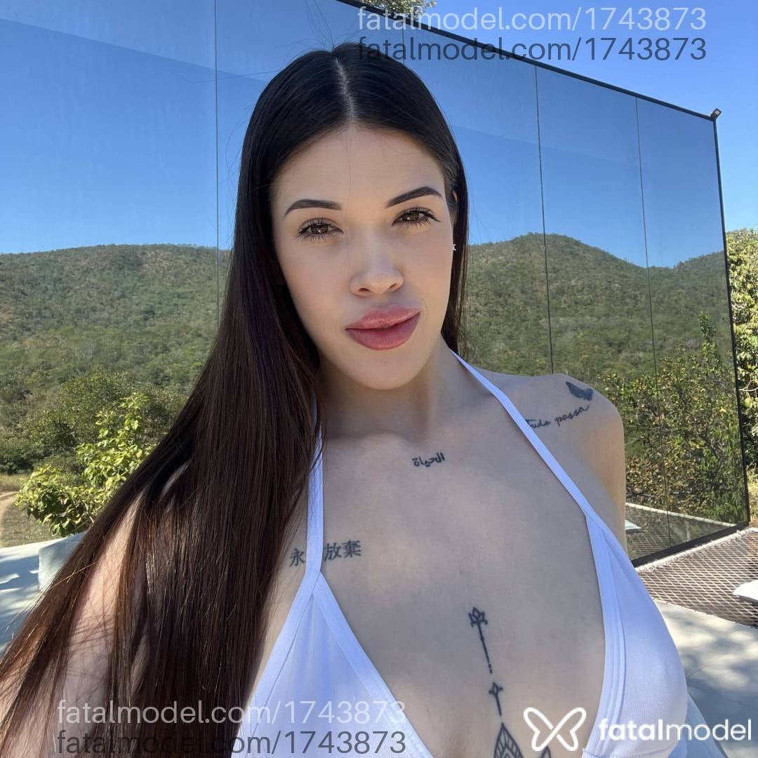 Acompanhante mulher morena (o) de olhos castanhos - Maitê Tavares