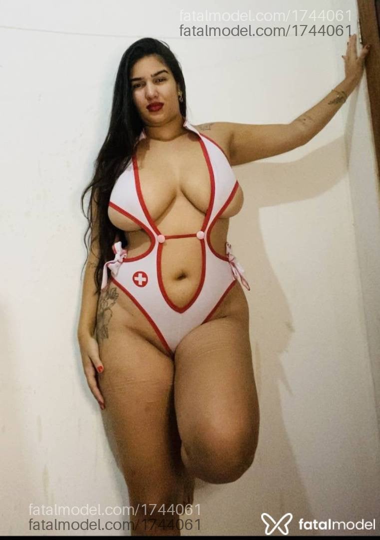 Acompanhante mulher com cabelo castanho de olhos castanhos - Camila Rapunze