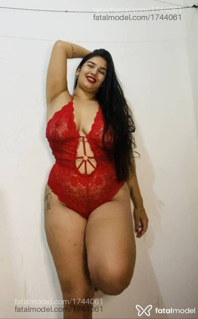 Acompanhante mulher com cabelo castanho de olhos castanhos em Novo Progresso - Camila Rapunze