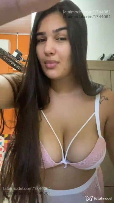 Acompanhante mulher com cabelo castanho de olhos castanhos em Novo Progresso - Camila Rapunze