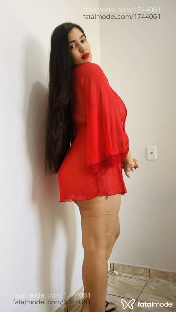 Acompanhante mulher com cabelo castanho de olhos castanhos - Camila Rapunze