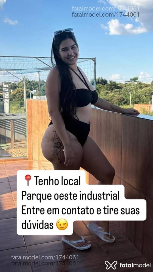 Acompanhante mulher com cabelo castanho de olhos castanhos - Camila Rapunze