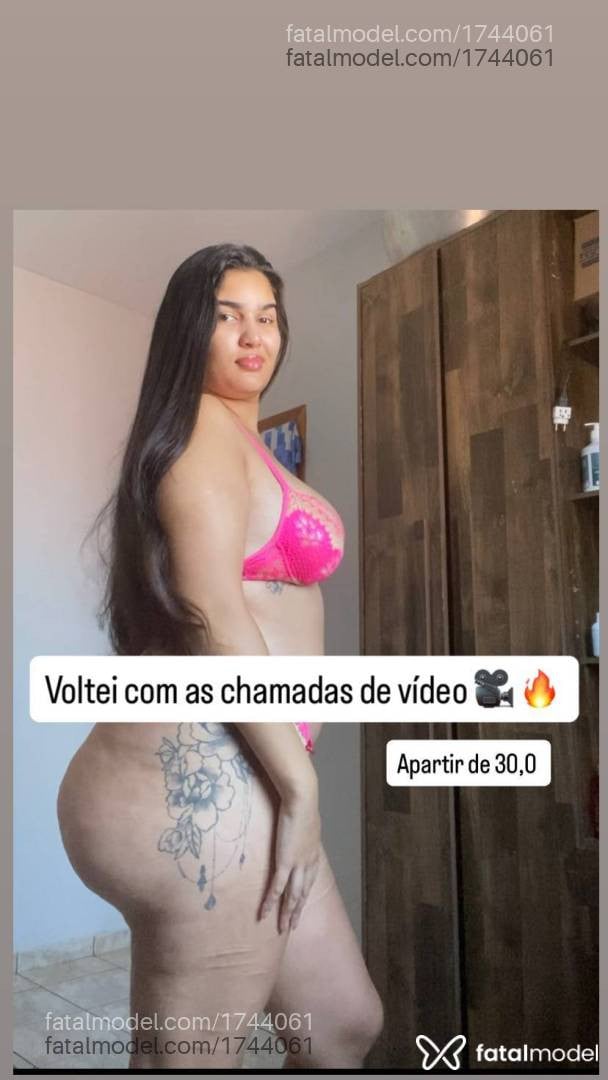 Acompanhante mulher com cabelo castanho de olhos castanhos - Camila Rapunze