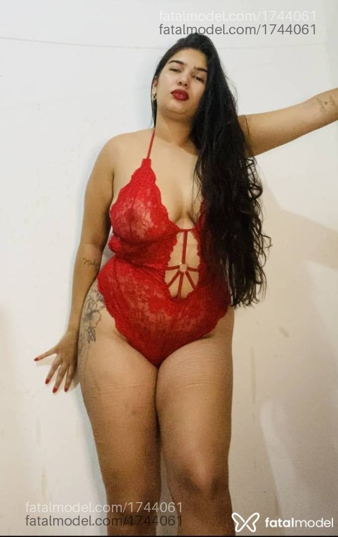 Acompanhante mulher com cabelo castanho de olhos castanhos em Novo Progresso - Camila Rapunze