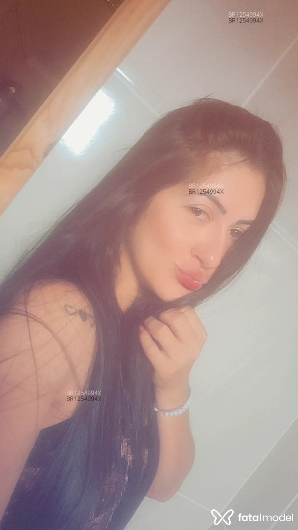 Acompanhante mulher com cabelo castanho de olhos castanhos em Maringá - Kelly