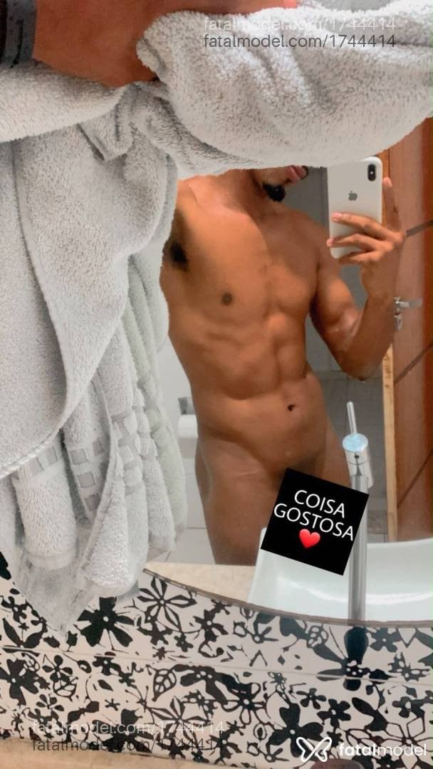 Acompanhante homem morena (o) de olhos mel - Ícaro