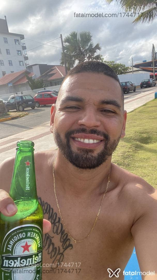 Acompanhante homem morena (o) de olhos castanhos em Barra Velha - Renato Vargas