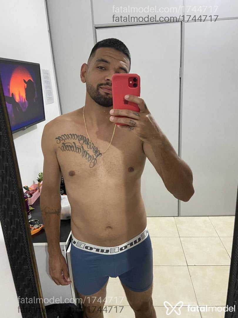 Acompanhante homem morena (o) de olhos castanhos em Barra Velha - Renato Vargas
