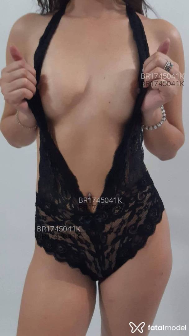 Acompanhante mulher com cabelo castanho de olhos castanhos em Cabo Frio - Susy muniz