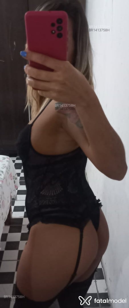 Acompanhante mulher loira (o) de olhos castanhos - Renata Tavares Acompanhante mulher loira (o) de olhos castanhos - Renata Tavares