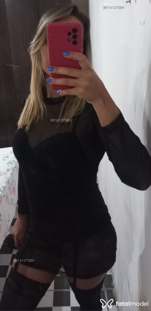 Acompanhante mulher loira (o) de olhos castanhos - Renata Tavares Acompanhante mulher loira (o) de olhos castanhos - Renata Tavares