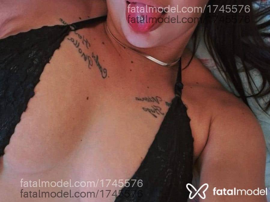 Acompanhante mulher morena (o) de olhos castanhos em Unaí - Cristal