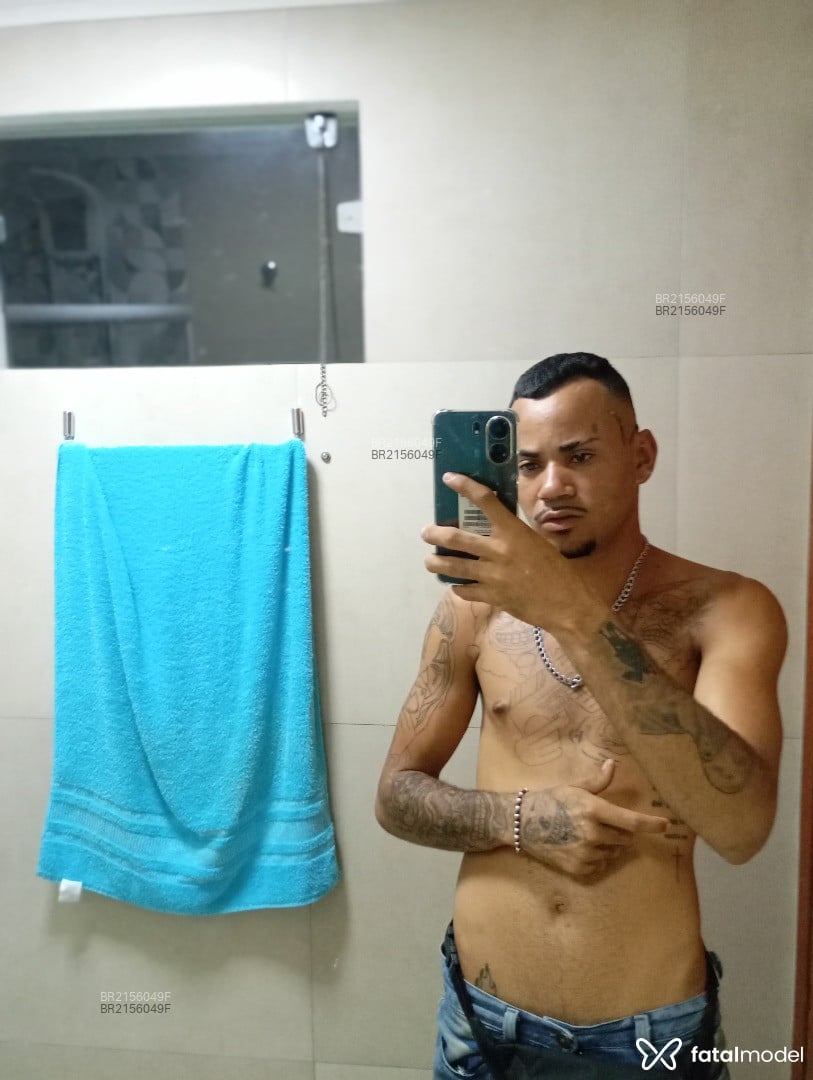 Acompanhante homem com cabelo castanho de olhos castanhos em São José do Rio Preto - Abinael