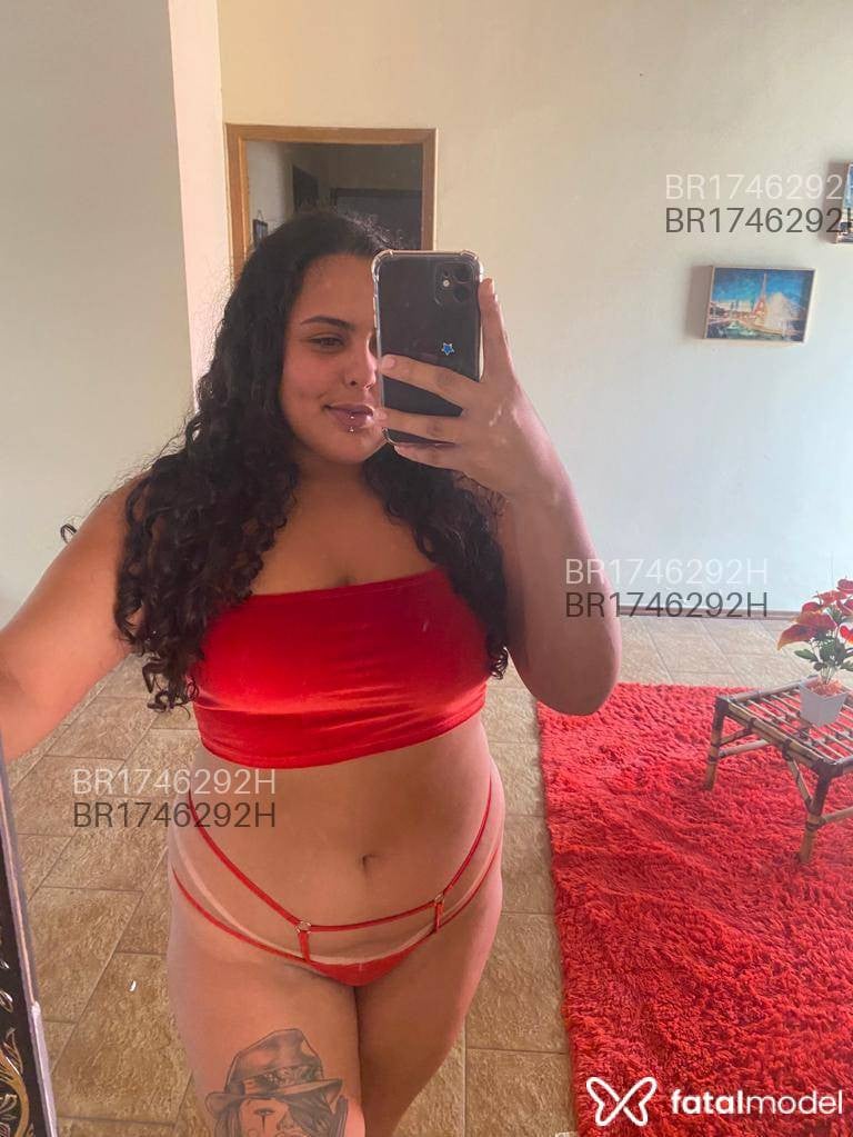 Acompanhante mulher com cabelo castanho de olhos castanhos em Virtual - Rubi Alves