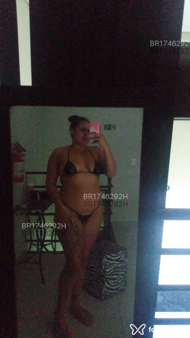 Acompanhante mulher com cabelo castanho de olhos castanhos em Virtual - Rubi Alves