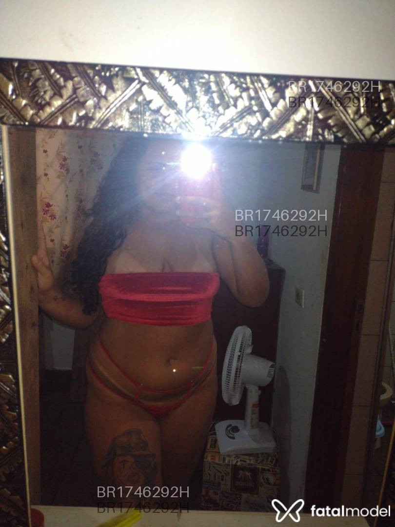 Acompanhante mulher com cabelo castanho de olhos castanhos em Virtual - Rubi Alves