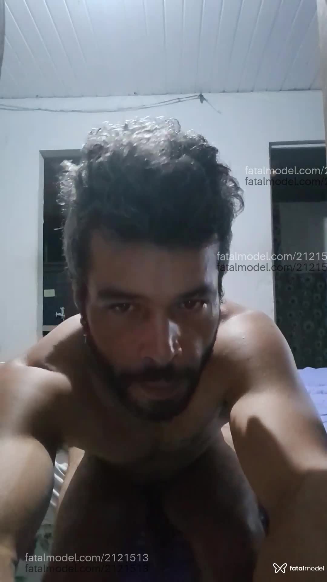Acompanhante homem com cabelo grisalho de olhos castanhos em Itajaí - Oliver