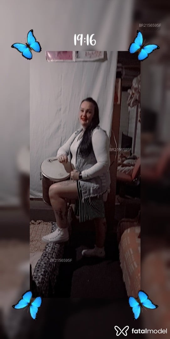 Acompanhante mulher com cabelo castanho de olhos verdes - Flávia Rios Acompanhante mulher com cabelo castanho de olhos verdes - Flávia Rios