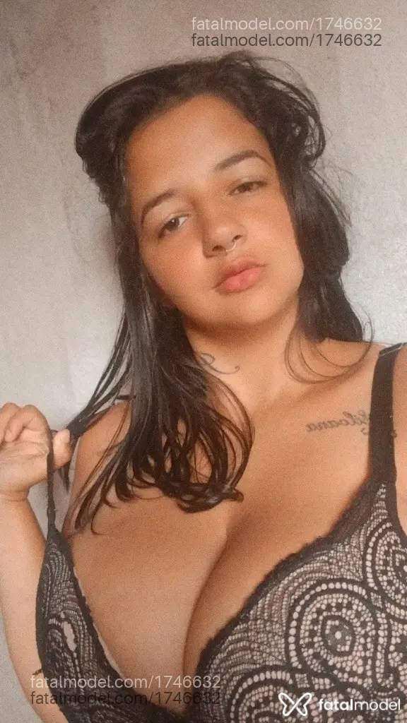 Acompanhante mulher morena (o) de olhos castanhos - Jéssica