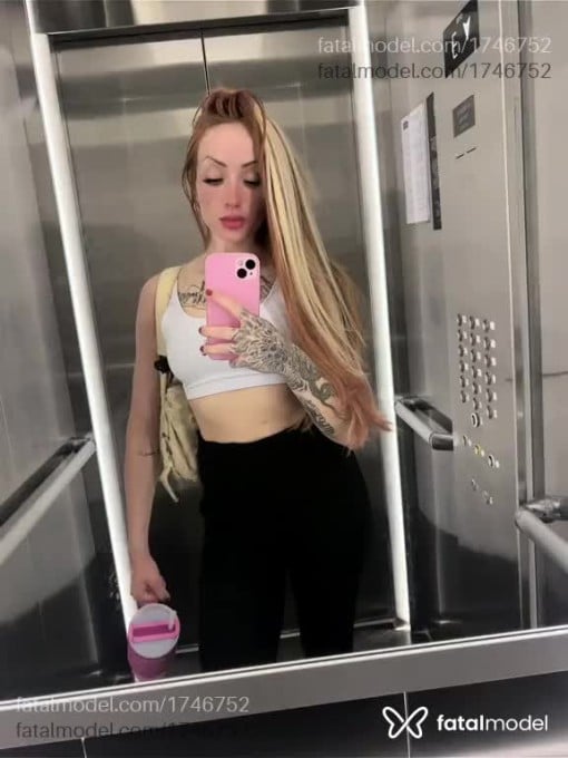 Acompanhante mulher ruiva (o) de olhos pretos em São Paulo Acompanhante mulher ruiva (o) de olhos pretos em São Paulo - Foxxye