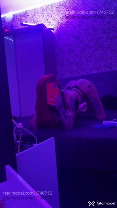 Acompanhante mulher ruiva (o) de olhos pretos em São Paulo Acompanhante mulher ruiva (o) de olhos pretos em São Paulo - Foxxye