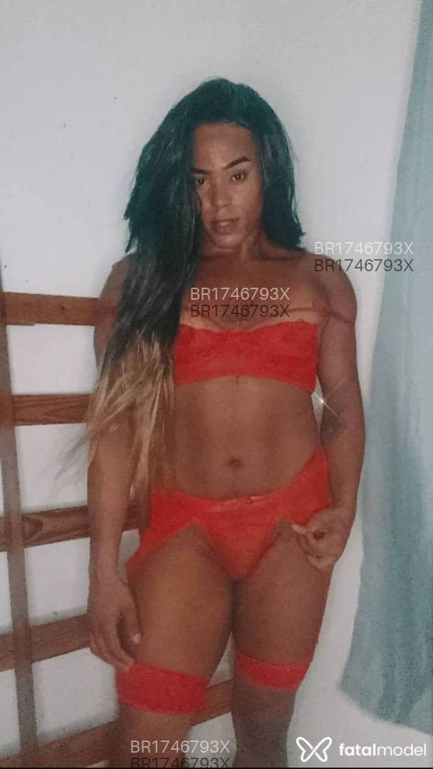 Acompanhante mulher trans com cabelo castanho de olhos castanhos em Rio de Janeiro - Valentina