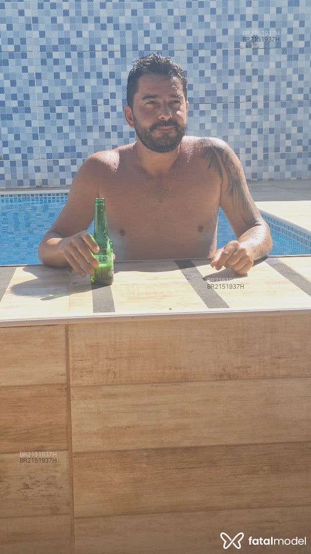 Acompanhante homem morena (o) de olhos pretos em Rio de Janeiro - Rogério