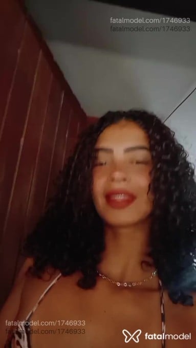 Acompanhante mulher morena (o) de olhos pretos em Armação dos Búzios - Julie