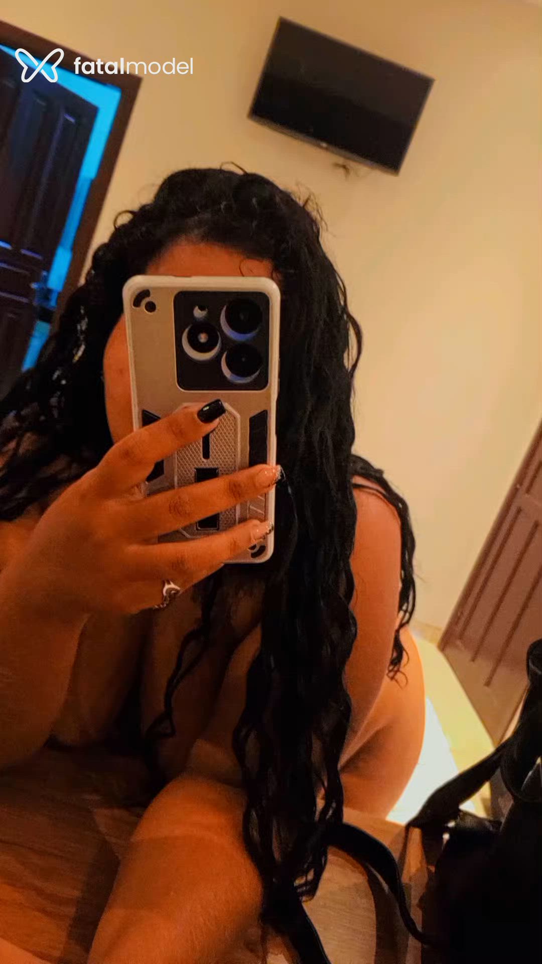 Acompanhante mulher morena (o) de olhos pretos - Sheylla