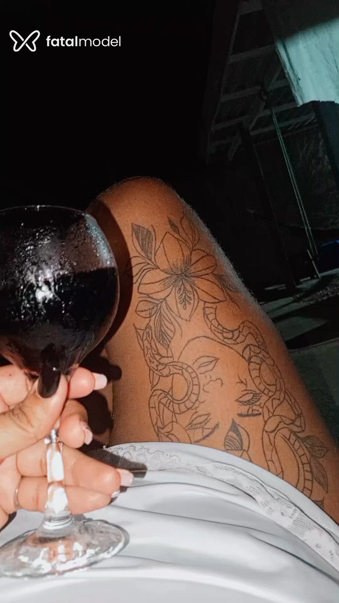 Acompanhante mulher morena (o) de olhos pretos - Sheylla