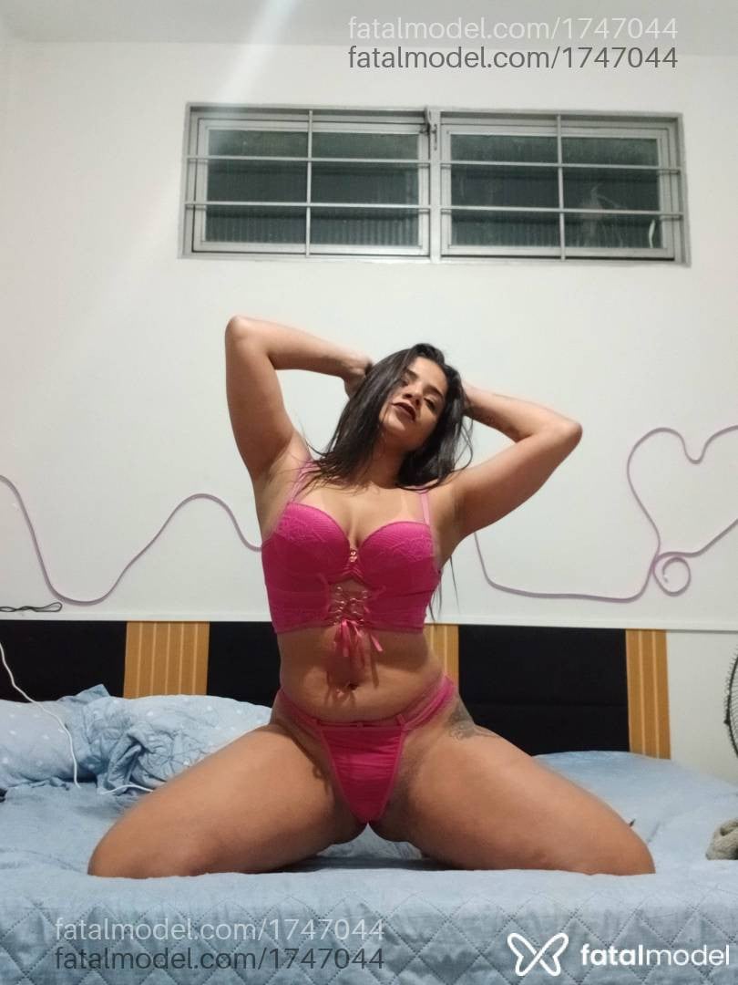 Acompanhante mulher com cabelo castanho de olhos pretos em Uberlândia - Alice Leal